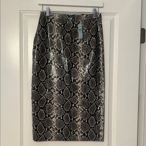 Ann Taylor Black and Cream Snakeskin Pencil Skirt